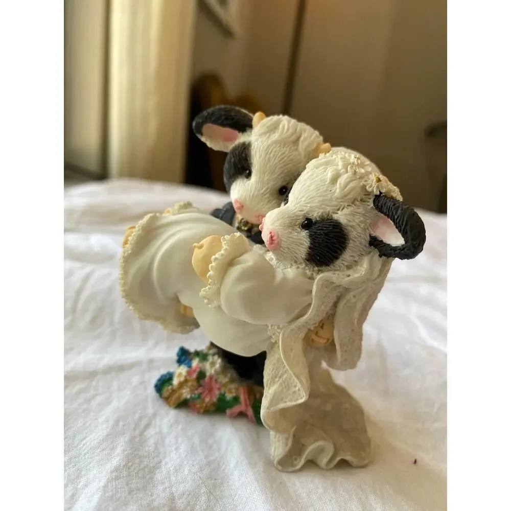 1995 Enesco Mary's Moo Moos figurine titled 